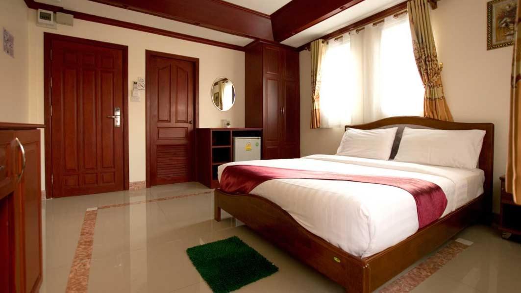 Bluebird Inn Pattaya Ngoại thất bức ảnh