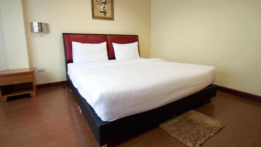 Bluebird Inn Pattaya Ngoại thất bức ảnh