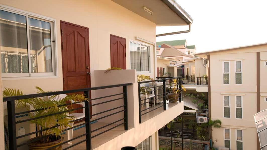 Bluebird Inn Pattaya Ngoại thất bức ảnh