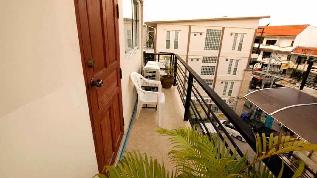 Bluebird Inn Pattaya Ngoại thất bức ảnh
