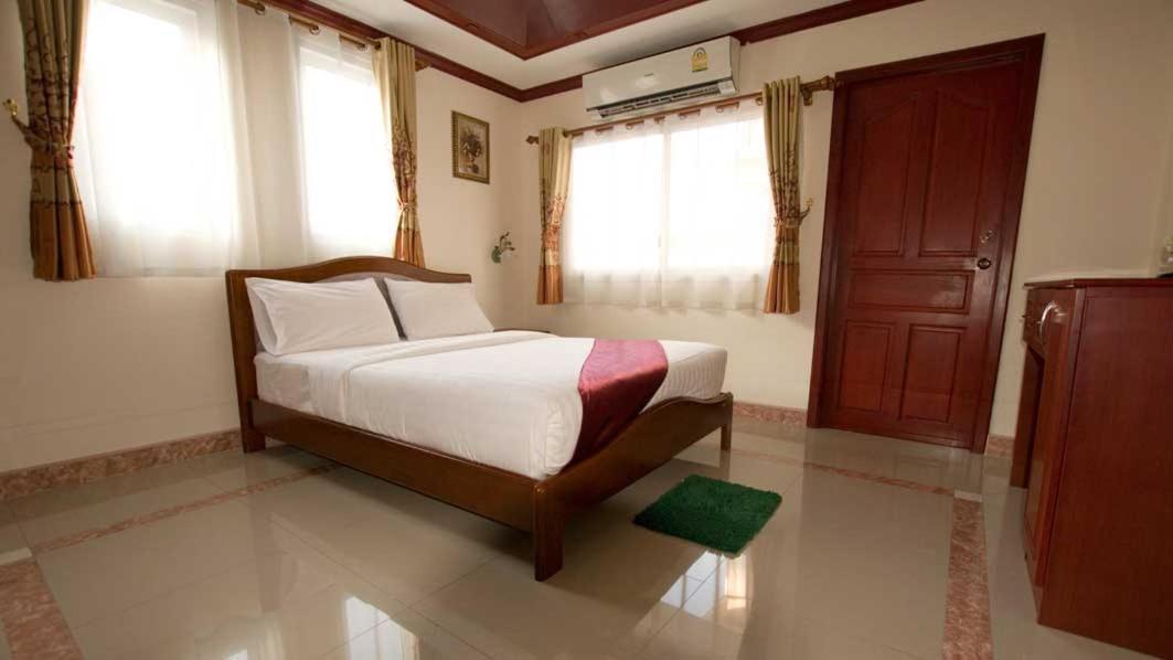 Bluebird Inn Pattaya Ngoại thất bức ảnh
