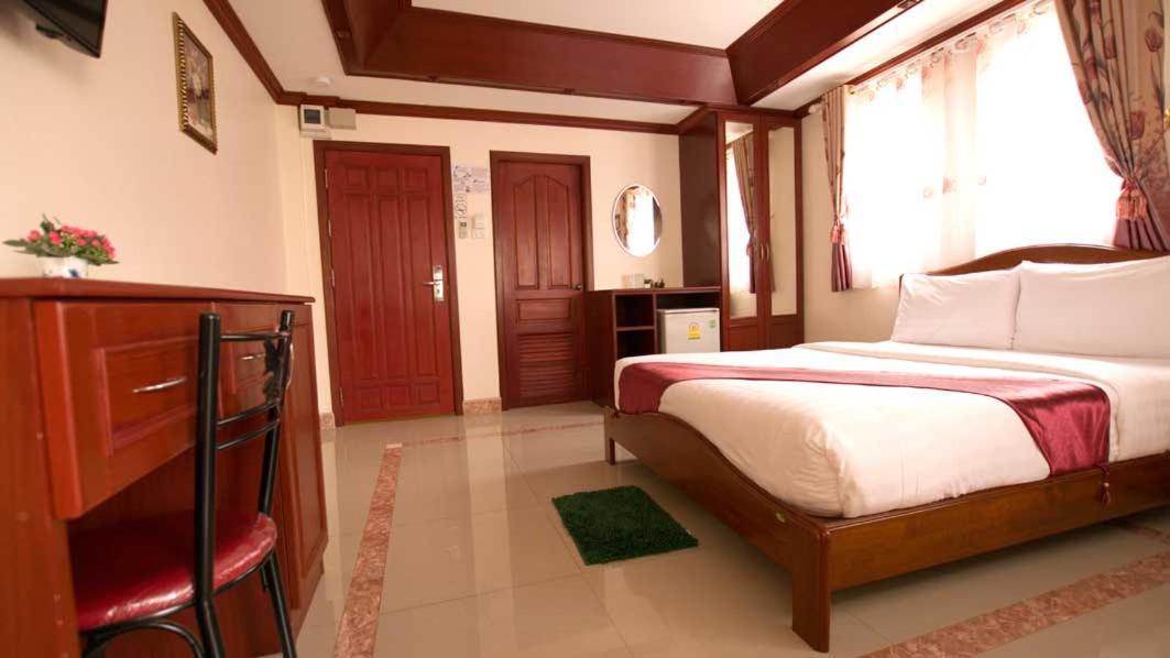 Bluebird Inn Pattaya Ngoại thất bức ảnh