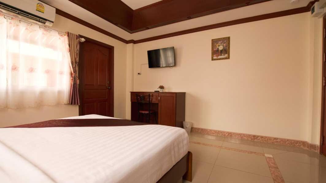 Bluebird Inn Pattaya Ngoại thất bức ảnh