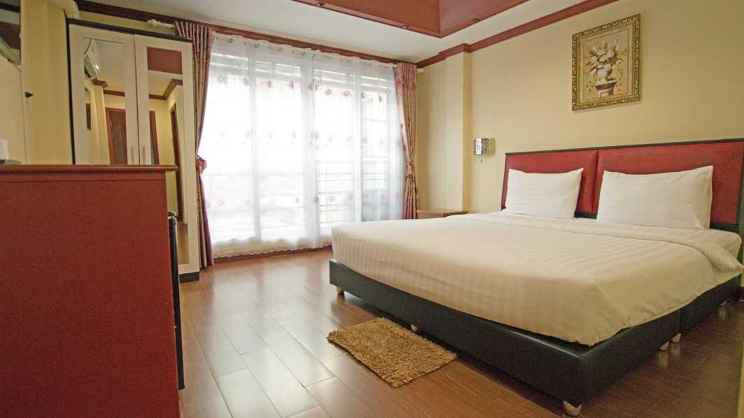Bluebird Inn Pattaya Ngoại thất bức ảnh