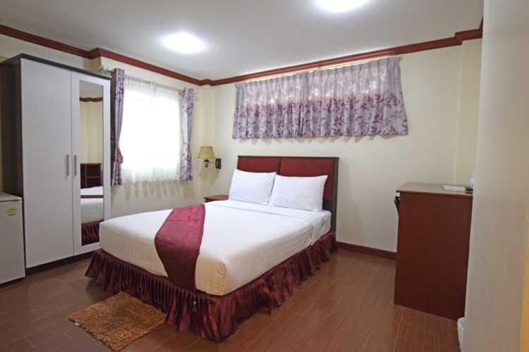 Bluebird Inn Pattaya Ngoại thất bức ảnh